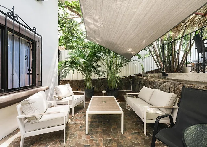 Garden Apartment *